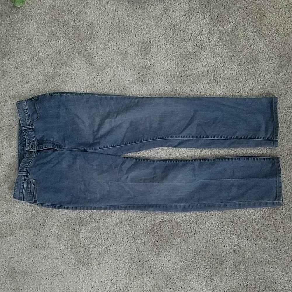 Size 6 Straight Woman's Blue Jeans
